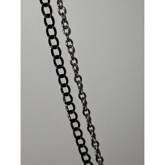 A Women's Necklace Chunky Hammered Metal Brutalist Power Statement Silver Tone - Picture 3 of 8